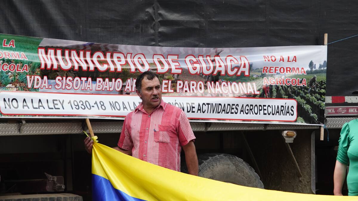 Gobernador Juvenal Díaz no descarta reunión con parameros que mantienen bloqueos en Santander