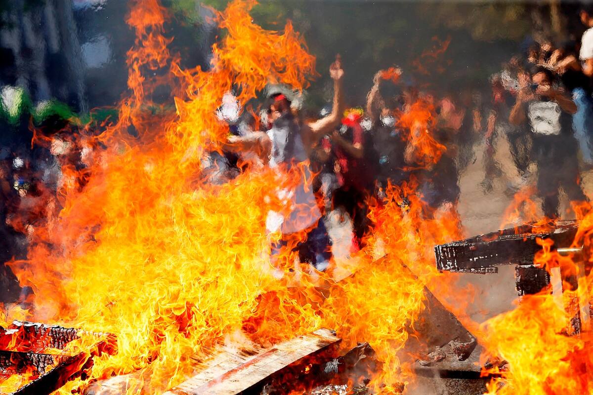 Tras el cuarto día de protestas en Chile se registran 13 muertos (Foto: EFE)
