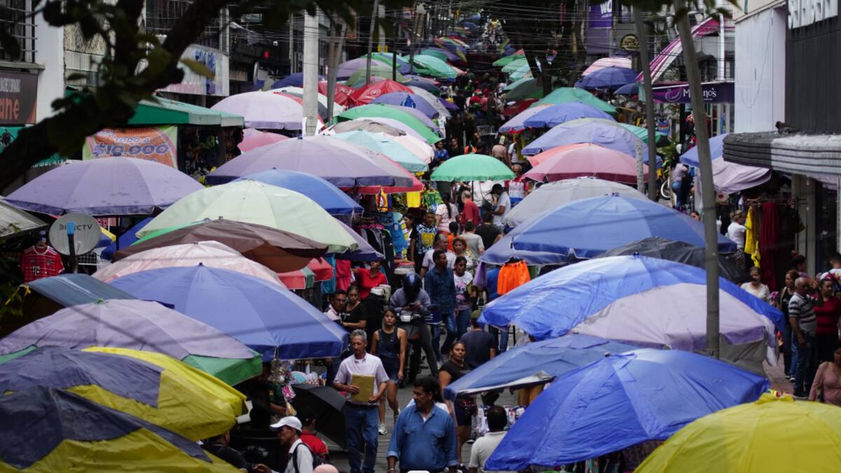 Paseo del Comercio.