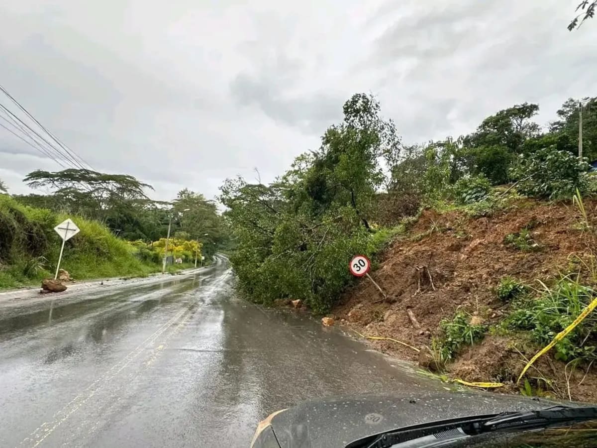 Ante el mal estado de la vía Bucaramanga - Bogotá, en Santander las autoridades y los gremios le vienen pidiendo al Invias y al Gobierno que invierta recursos para su mantenimiento.