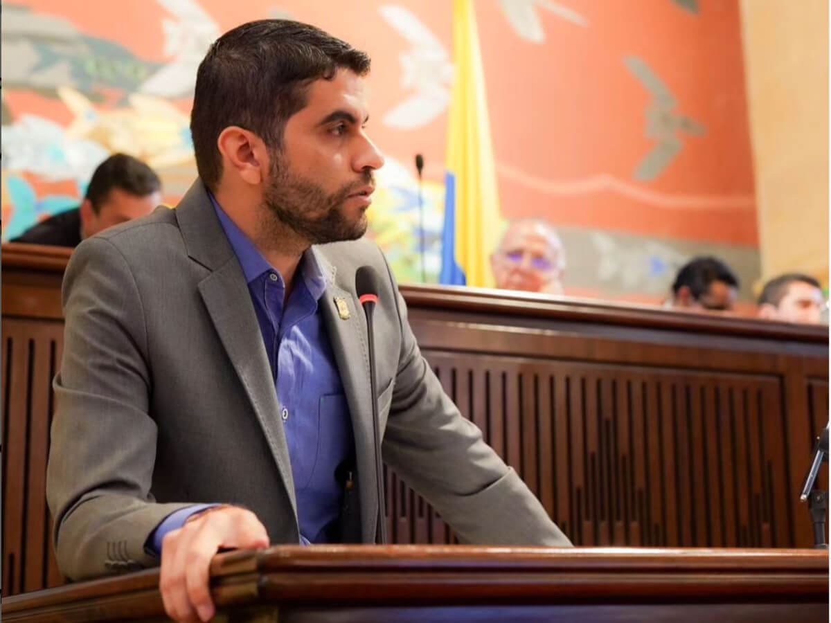Congresista, Hernán Cadavid.