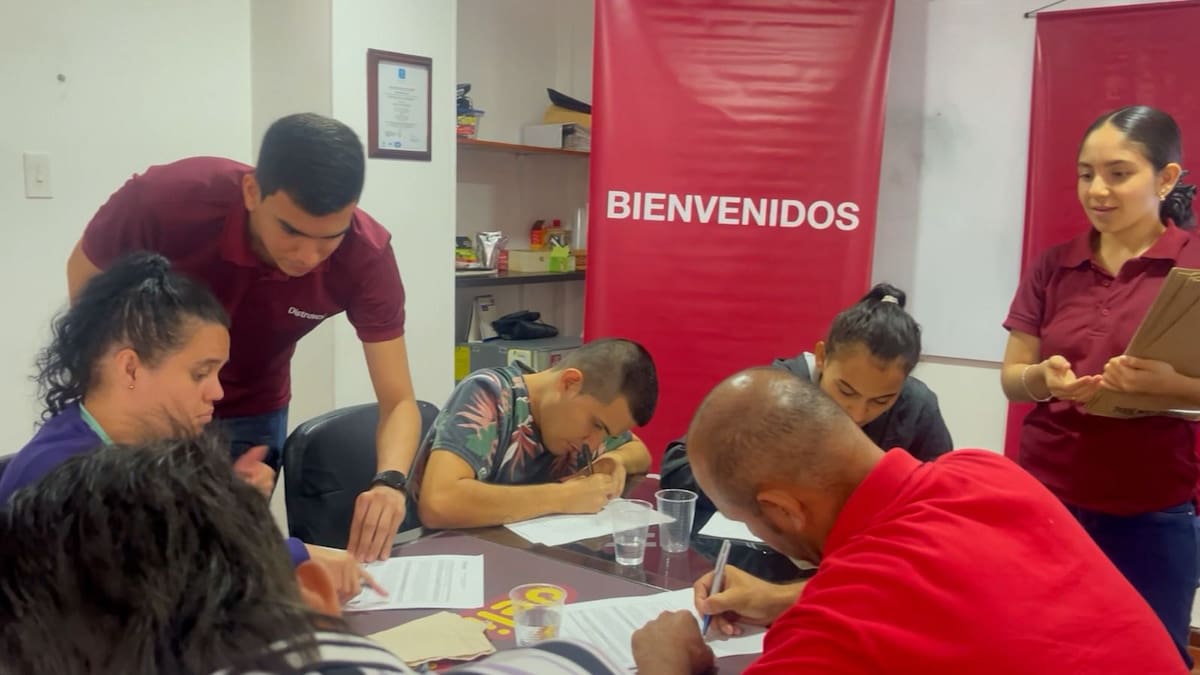 Los nuevos integrantes del equipo de Distraves recibieron inducción, dotación y todas las recomendaciones de seguridad.