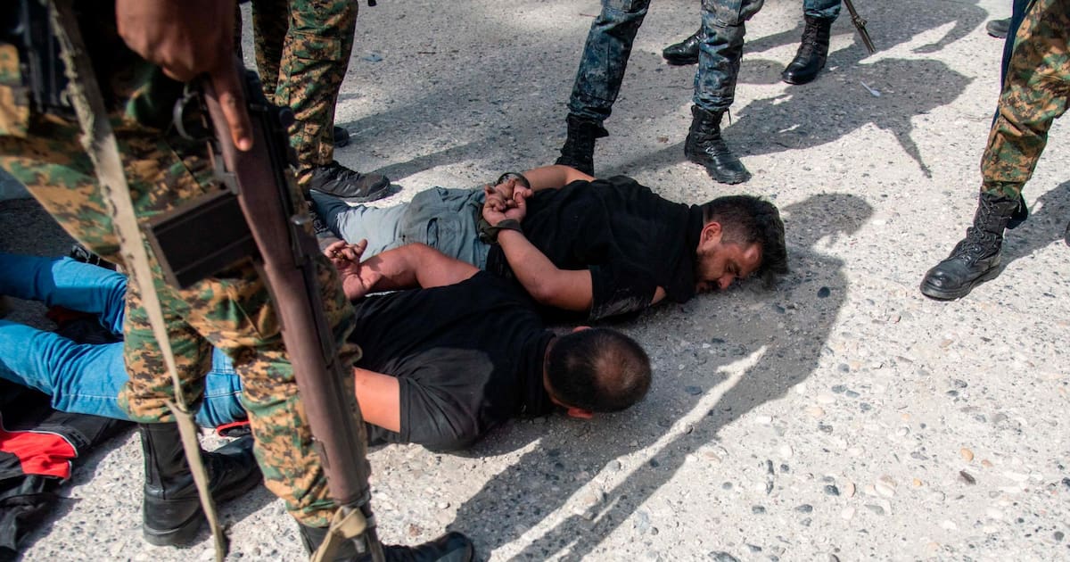 Photo: vanguardia.com Trasladan a EE. UU. a señalados del asesinato del presidente de Haití: serían 17 colombianos