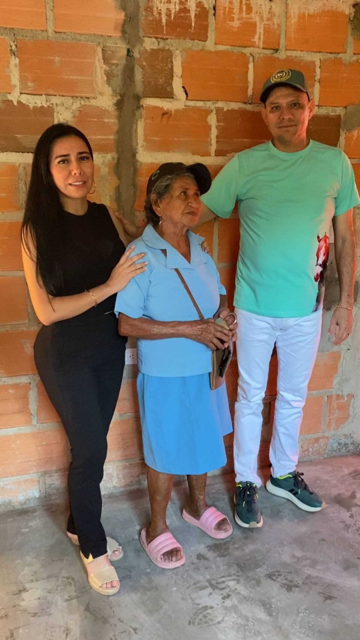 Humilde familia de Sabana de Torres recibió nuevo hogar.