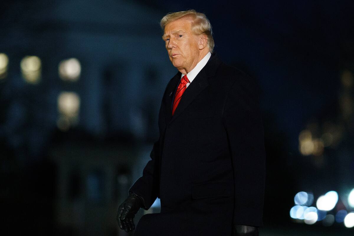 El presidente de EE. UU. Donald Trump llega al Jardín Sur de la Casa Blanca, Washington, DC (EE.UU.). EFE//WILL OLIVER / POOL
