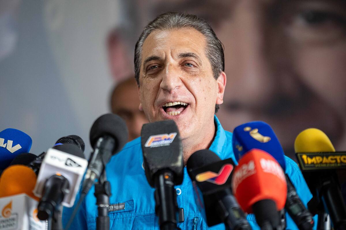 Fotografía de archivo del 18 de julio de 2024 del exdiputado Biagio Pilieri durante una rueda de prensa de la opositora Plataforma Unitaria Democrática, en Caracas (Venezuela). EFE/ Ronald Peña