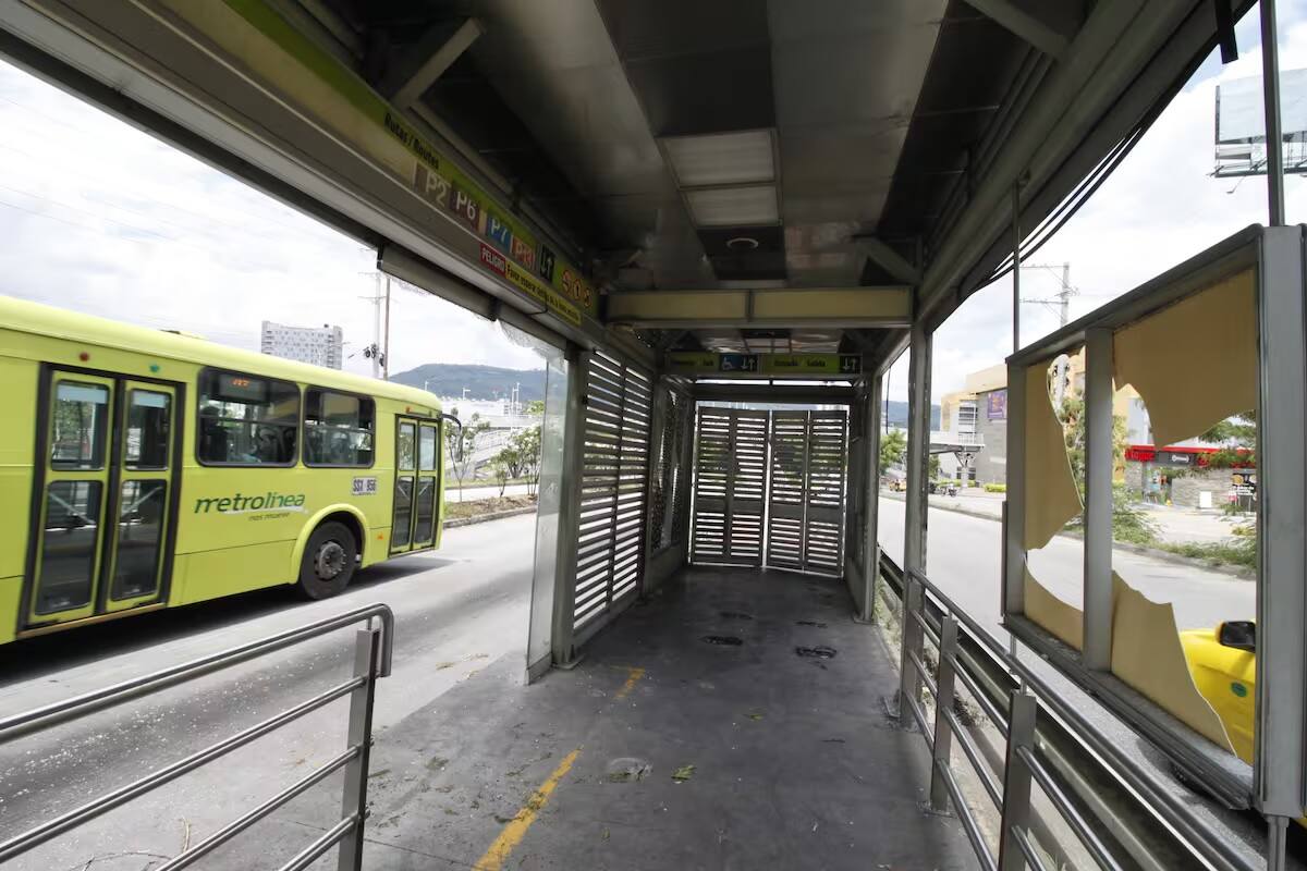 Alcalde de Bucaramanga dice cómo enfrentará la crisis del Metrolínea, tras salida de buses padrones de Metrocinco Plus. (Foto: Archivo/ VANGUARDIA).
