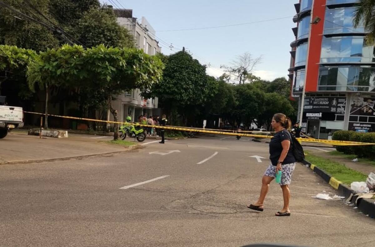 La víctima fue auxiliada por transeúntes y trasladada a la Clínica Magdalena tras ser herida en el intento de fleteo (Suministrada / VANGUARDIA).