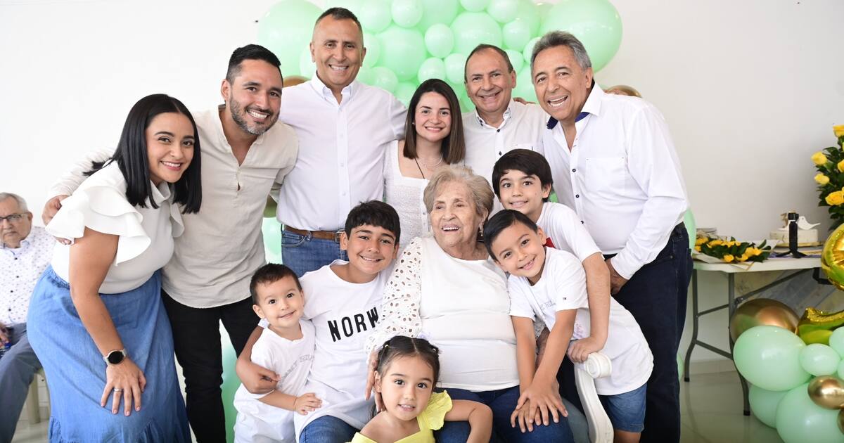 Senora Ines Cumpleaños de la señora Inés Munar de Serrano