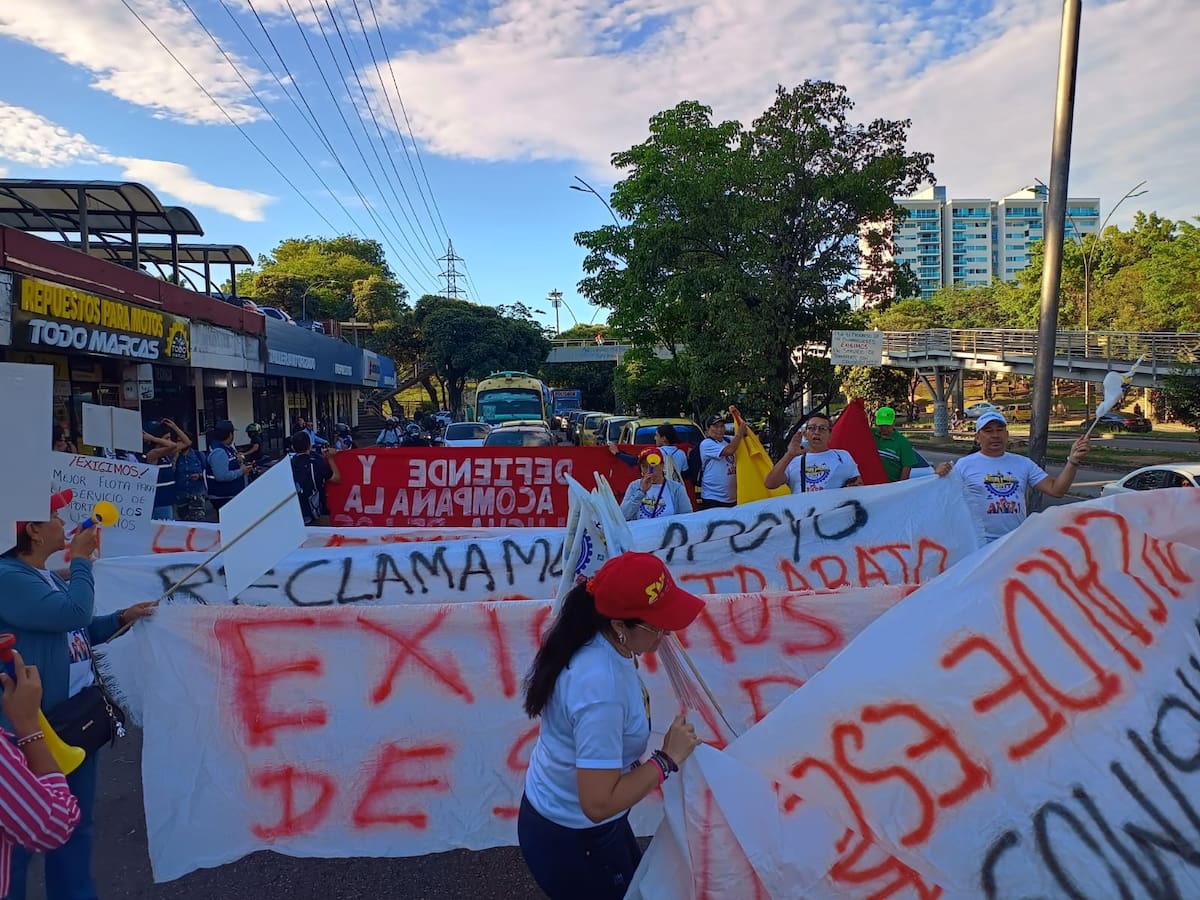 Advierten sobre nuevas protestas de los empleados de Metrolínea.