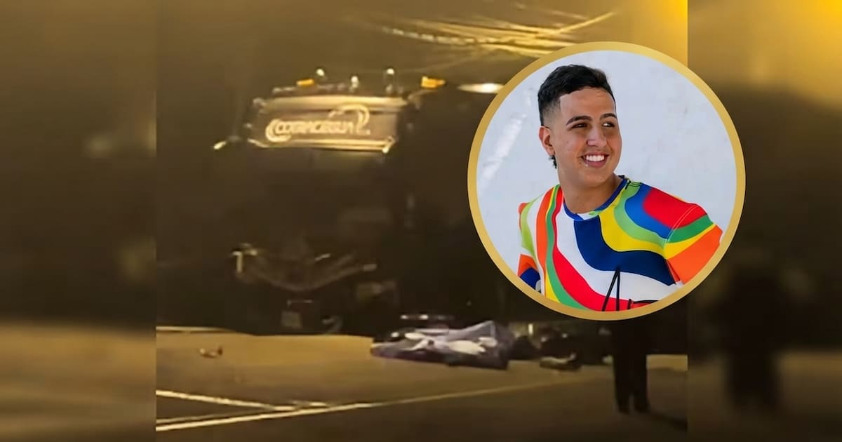 Photo: Vanguardia Dos hombres murieron tras chocar en moto contra el bus de agrupación de Martín Elías Jr. en Santander
