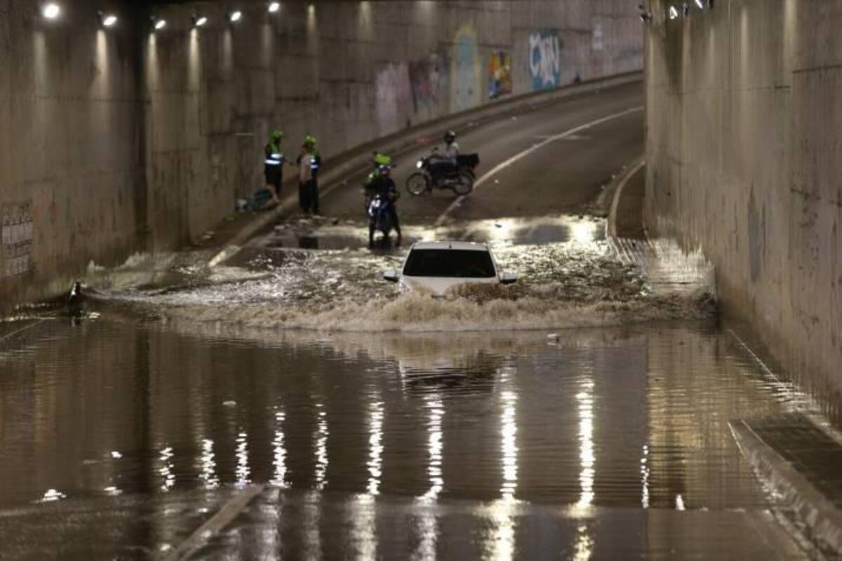 Esta temporada la hemos sentido en Santander no solo con el frío y la lluvia característicos sino con el cierre de varias vías específicamente en el área metropolitana. Jaime Moreno