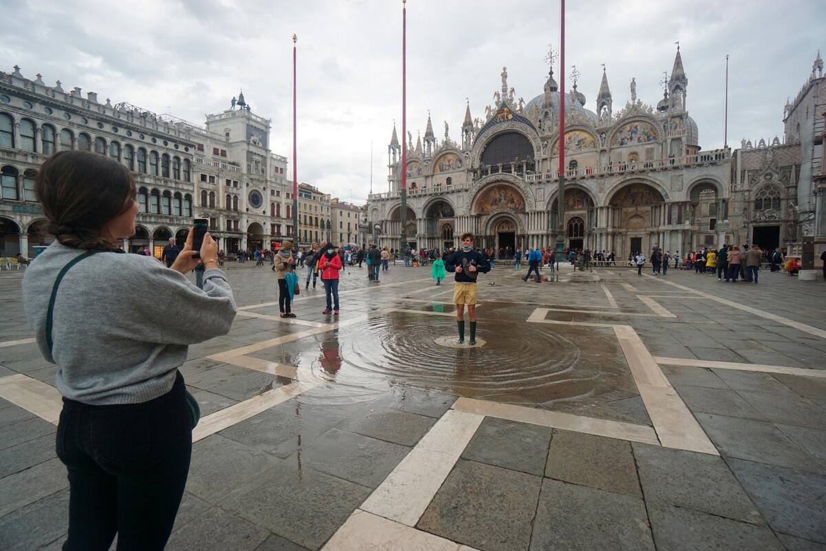 La turística ciudad italiana recordará el pasado sábado como el día en el que por primera vez el “agua alta” no llegó hasta la Plaza San Marcos para inundarla. (Foto: EFE / VANGUARDIA)