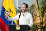 “No pueden adelantar contactos con estructuras terroristas”: la advertencia de De la Espriella a alcaldes y gobernadores
