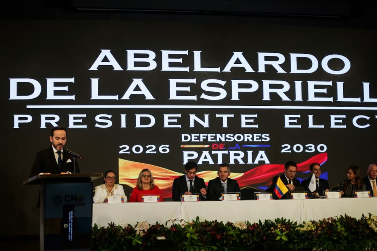 Abelardo De la Espriella, electo presidente de Colombia, en un discurso donde recibió la credencial del CNE que lo avala como el mandatario por los próximos cuatro años (2026-2030). // Foto: Colprensa.