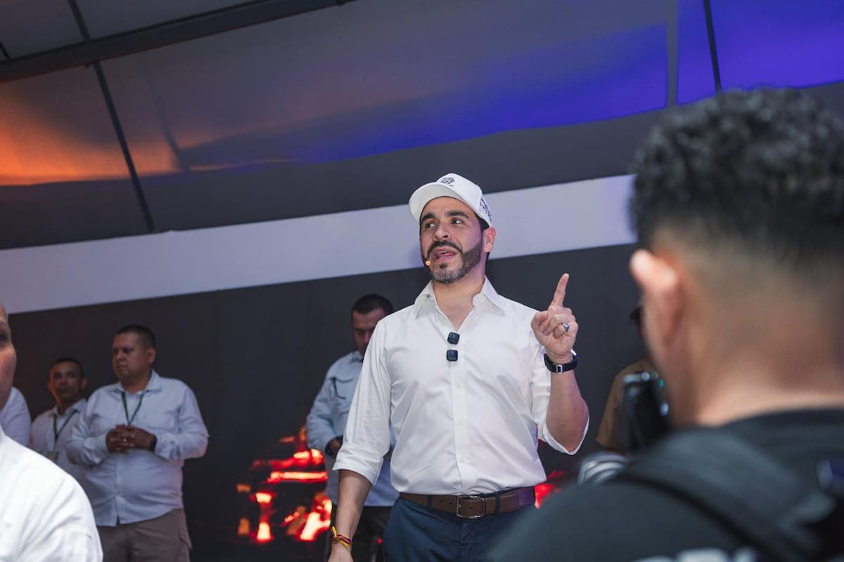 Hombre armado fue detectado en evento de Abelardo de la Espriella.
Foto: prensa Abelardo de la Espriella.