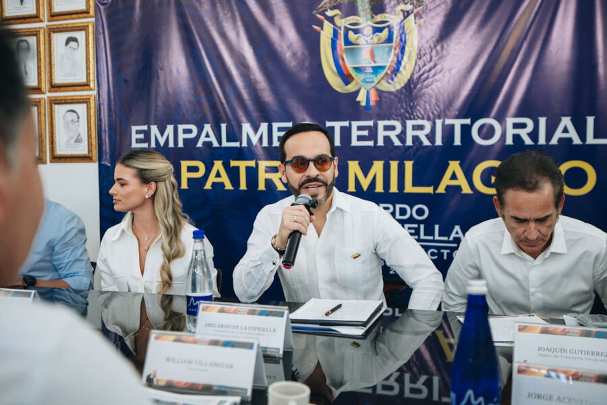 Empalme regional de Abelardo de la Espriella llegará a Bucaramanga.
Foto: Colprensa.