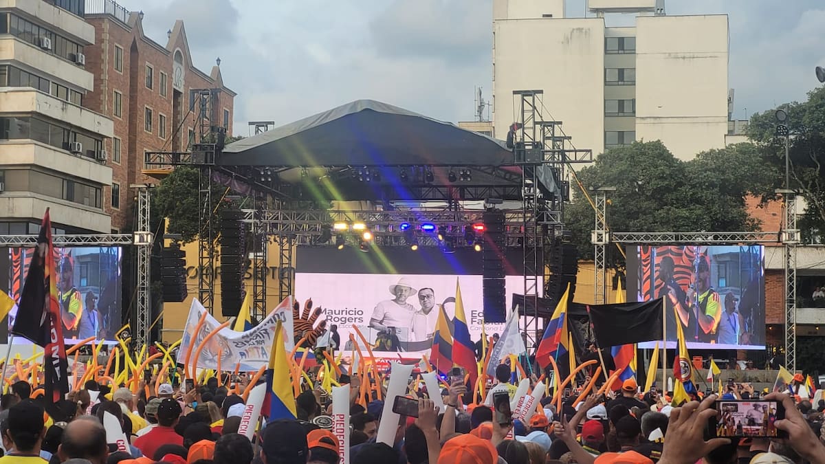 Abelardo De La Espriella colma el centro de Bucaramanga en su cierre de campaña en Santander | Franz Rey