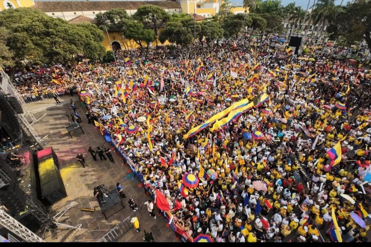 Abelardo De La Espriella colma el centro de Bucaramanga en su cierre de campaña en Santander | Foto Suministrada