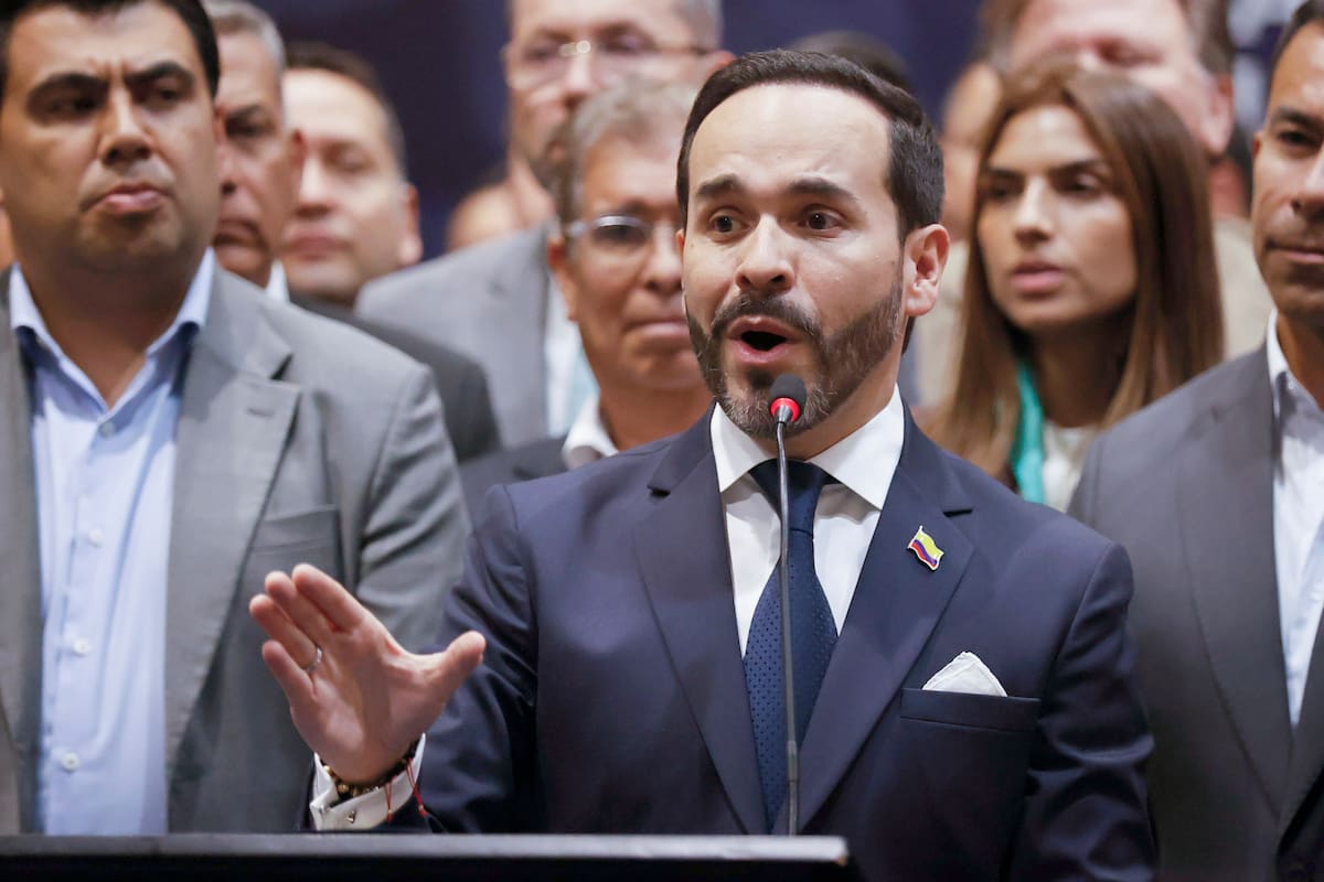 Fotografía del 30 de julio de 2026 que muestra al presidente electo de Colombia, Abelardo de la Espriella, hablando durante en un empalme territorial en Bogotá (Colombia). EFE/ Mauricio Dueñas Castañeda