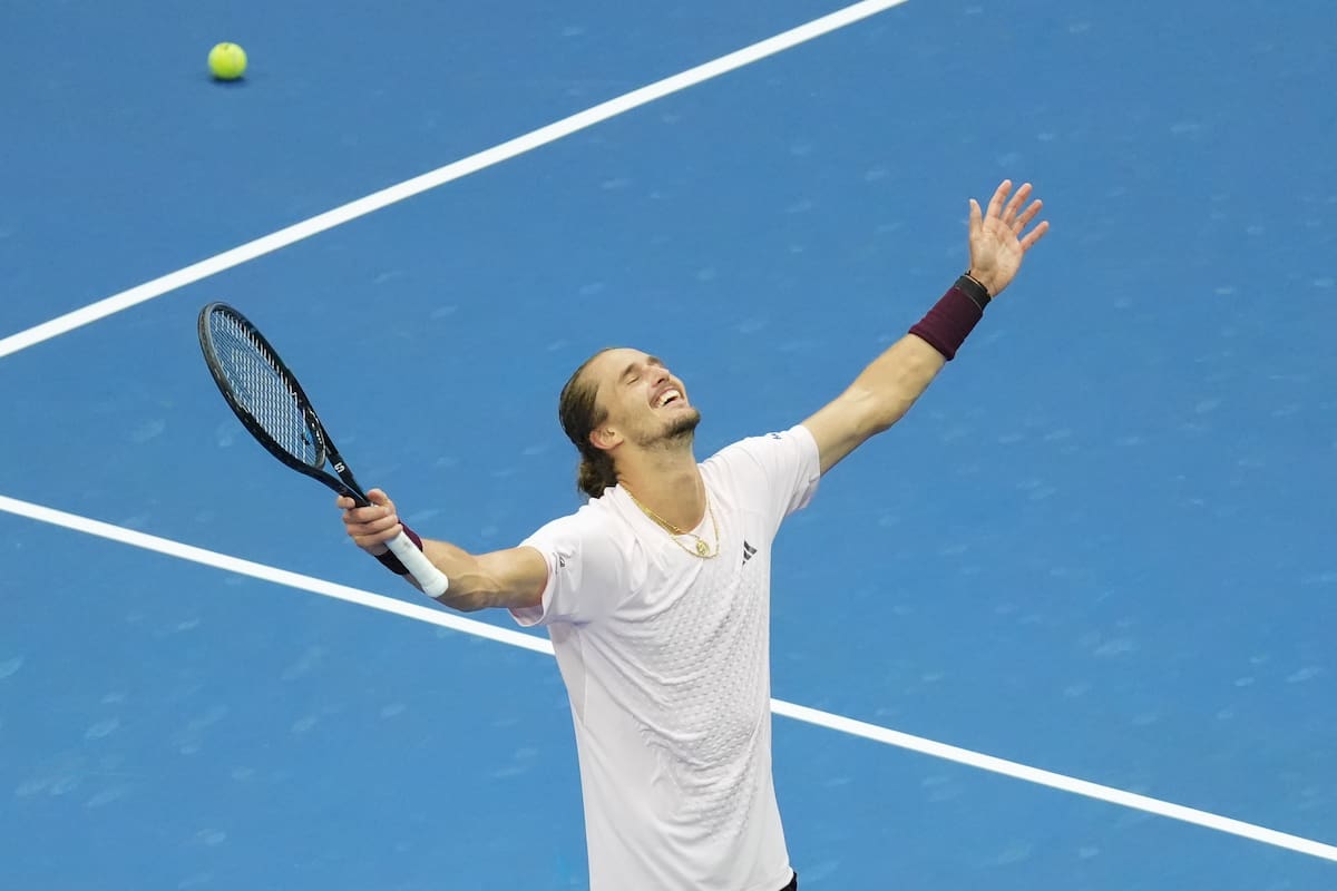 AME7069. NUEVA YORK (ESTADOS UNIDOS), 13/09/2026.- Alexander Zverev de Alemania celebra tras vencer a Ben Shelton de Estados Unidos este domingo, en la final del Abierto de Estados Unidos en el estadio Arthur Ashe en Flushing Meadows, Nueva York (EE.UU.). EFE/ Angel Colmenares