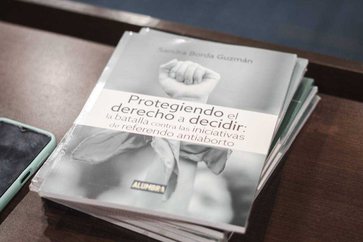 Aborto en Colombia: el libro que expone los referendos para revertir la C-055/22. Foto suministrada/VANGUARDIA