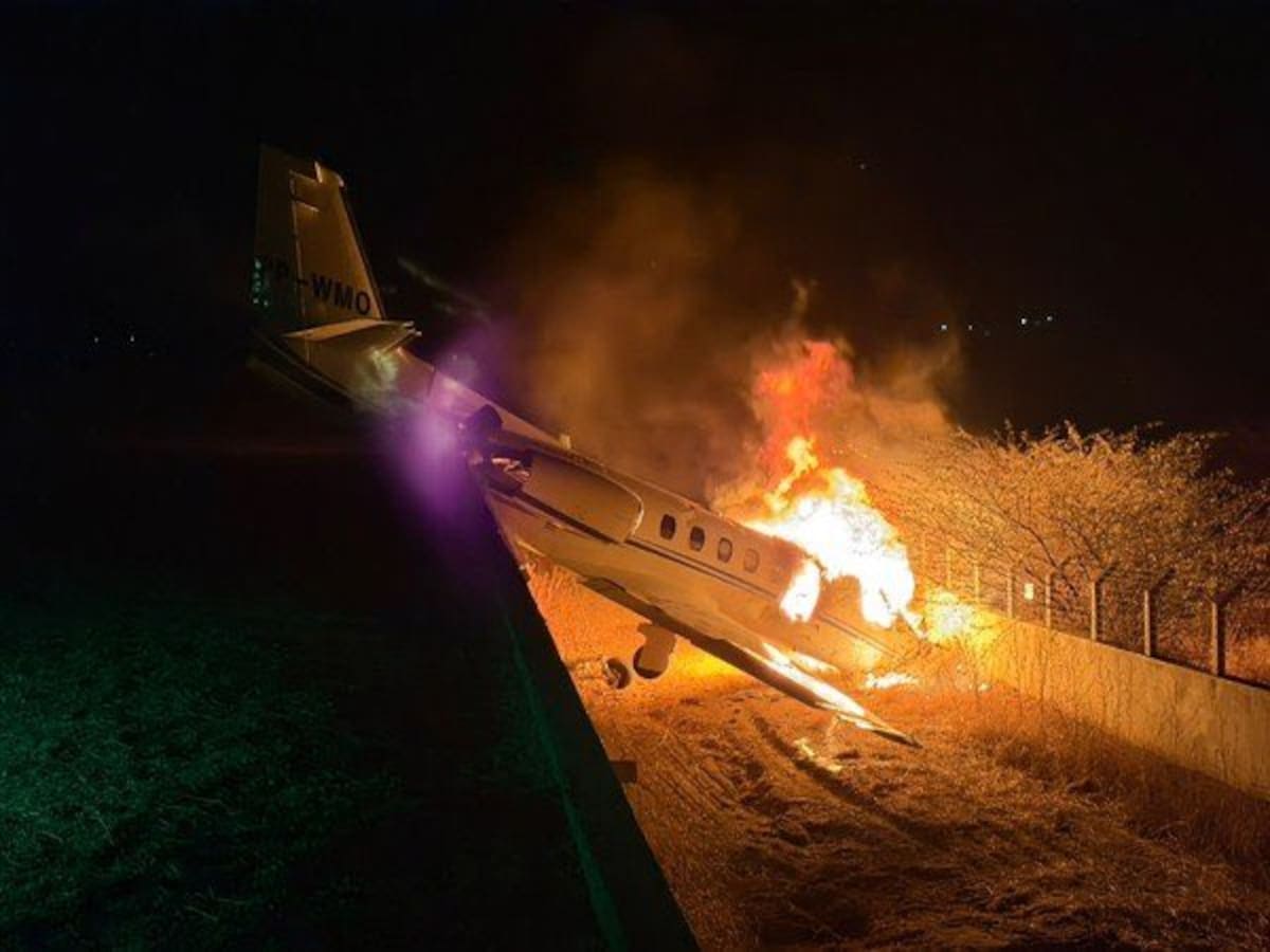 El cantante brasileño Rey Vaqueiro y otras siete personas escaparon por poco de un terrorífico accidente aéreo el domingo temprano, 13 de septiembre, en Parelhas, Rio Grande do Norte.