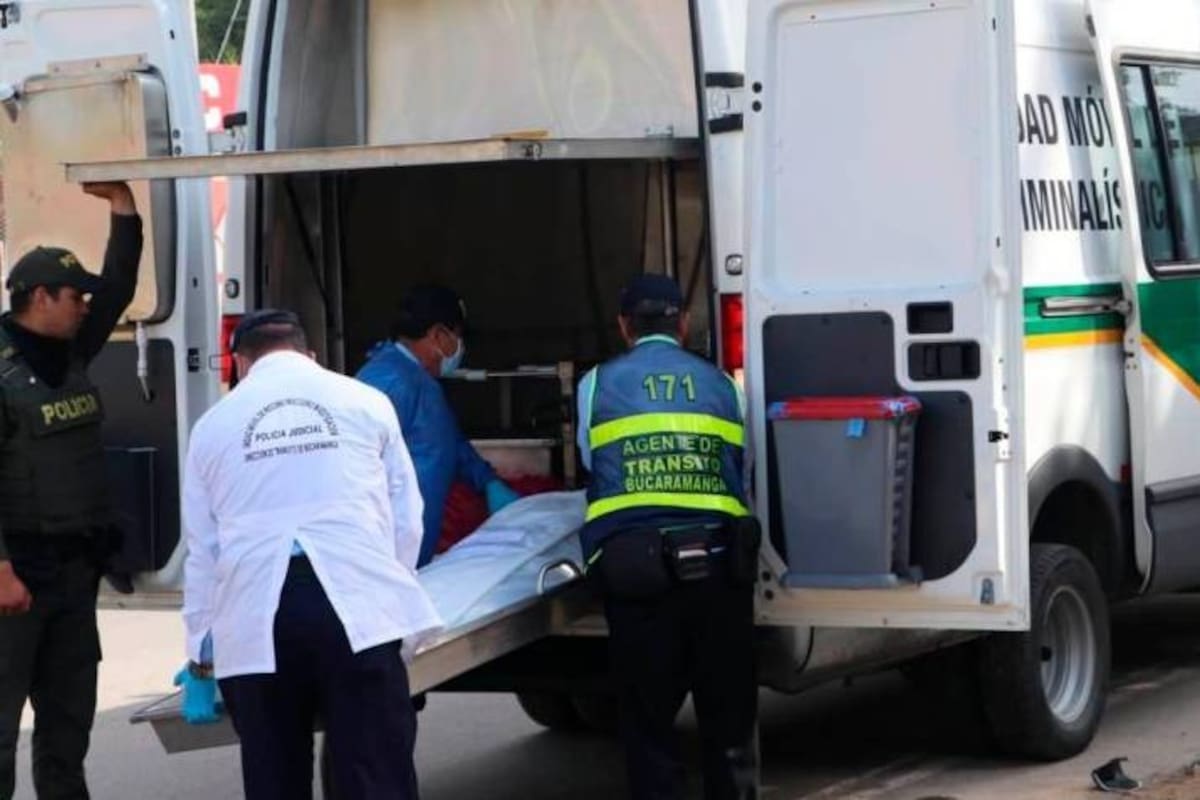 La víctima fue trasladada al Hospital Universitario de Santander, HUS, donde falleció horas después.