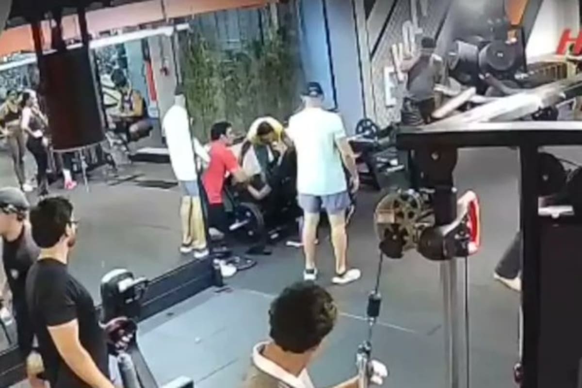 Una joven terminó con las rodillas aplastadas por 180 kg en el gimnasio: "El cinturón se soltó".