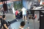 Video de tragedia en gimnasio: una joven aplastada por 180 kilos durante un ejercicio