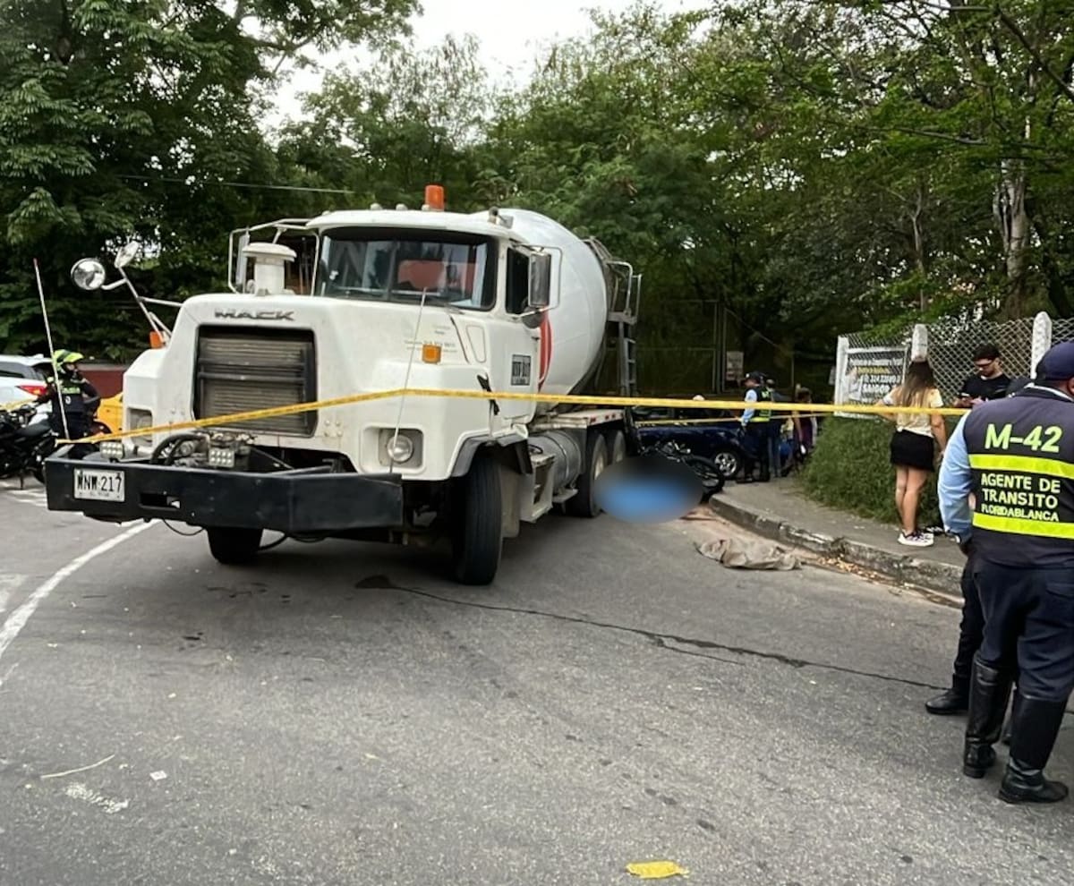 Una motocicleta y un camión mixer se vieron involucrados en el accidente.
Foto: suministrada.