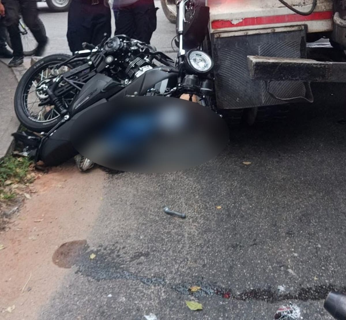 Motociclista murió tras ser arrollado por un vehículo mezclador en Floridablanca.
Foto: redes sociales.