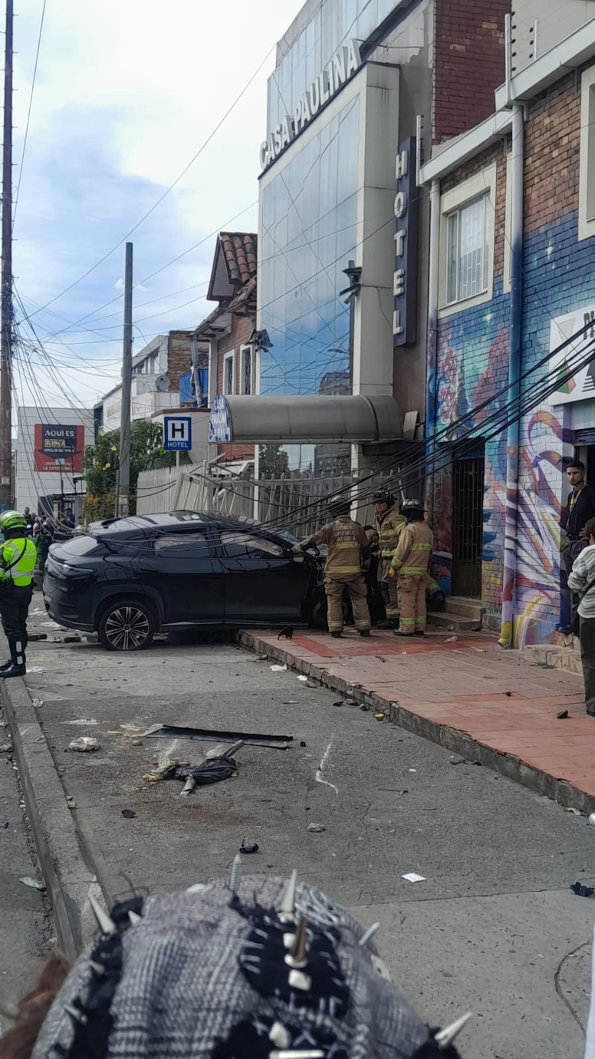 Testigo cuenta cómo se salvó del brutal choque que dejó una mujer muerta en la calle 63 de Bogotá.