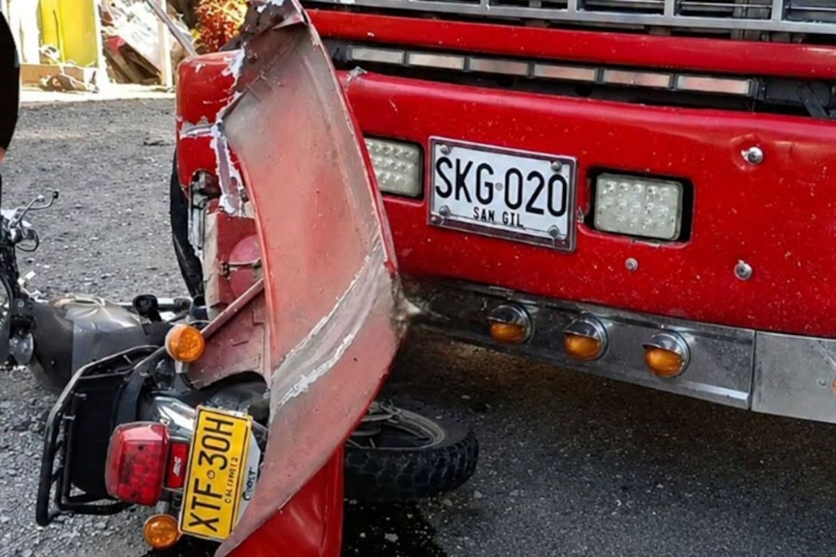 El siniestro ocurrió en la vía San Gil - Bucaramanga, en jurisdicción del municipio de Curití, Santander.
Foto: redes sociales.