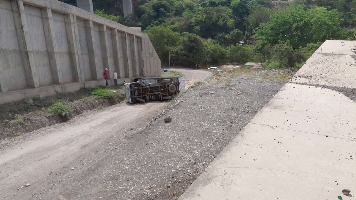 El tramo en donde sucedió el accidente es el más peligroso del corredor vial entre San Gil y Cabrera.
