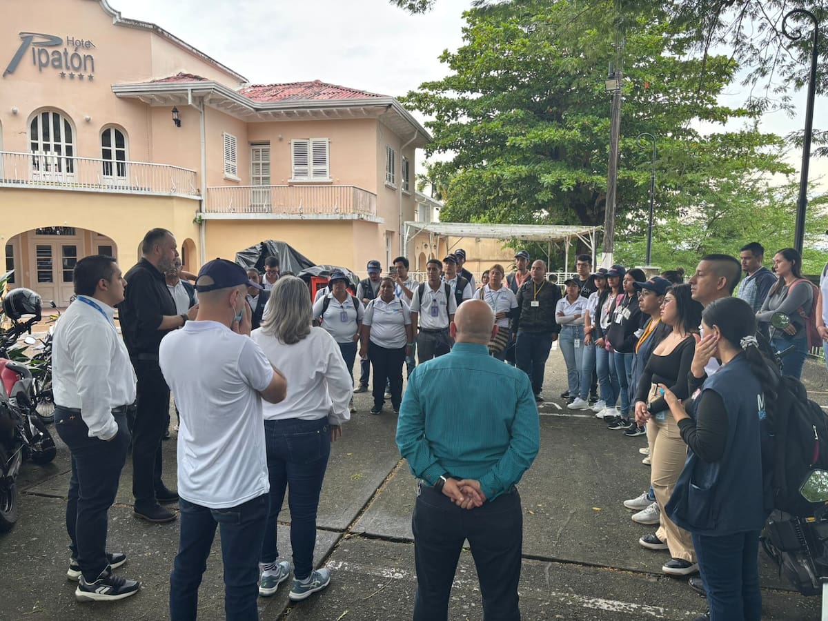 Funcionarios y reconocedores en campo avanzan en las visitas técnicas de actualización catastral en diferentes sectores de Barrancabermeja.
Suministrada/Vanguardia