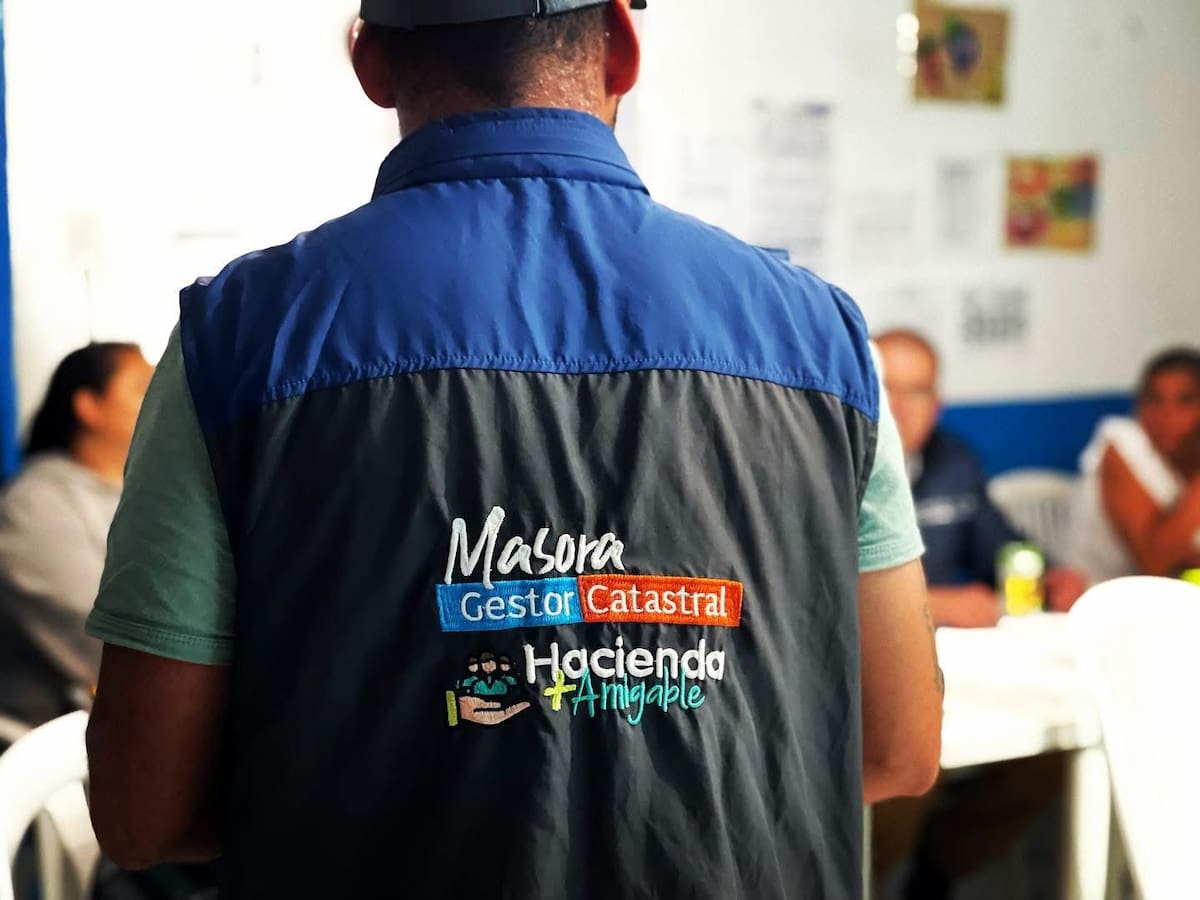 Funcionarios y reconocedores en campo avanzan en las visitas técnicas de actualización catastral en diferentes sectores de Barrancabermeja.
Suministrada/Vanguardia