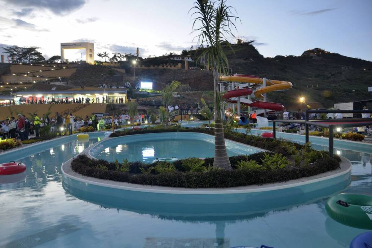 El Acuaparque Nacional del Chicamocha tiene un río lento, piscinas, toboganes, locales comerciales y muchas atracciones, con lo cual se espera aumentar en 100 mil los visitantes a Santander anualmente. (Foto: Hernando Galeano/VANGUARDIA LIBERAL )