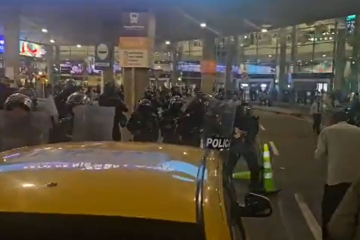 Enfrentamientos en el Aeropuerto Internaciona El Dorado, en Bogotá.
Foto: captura de video.