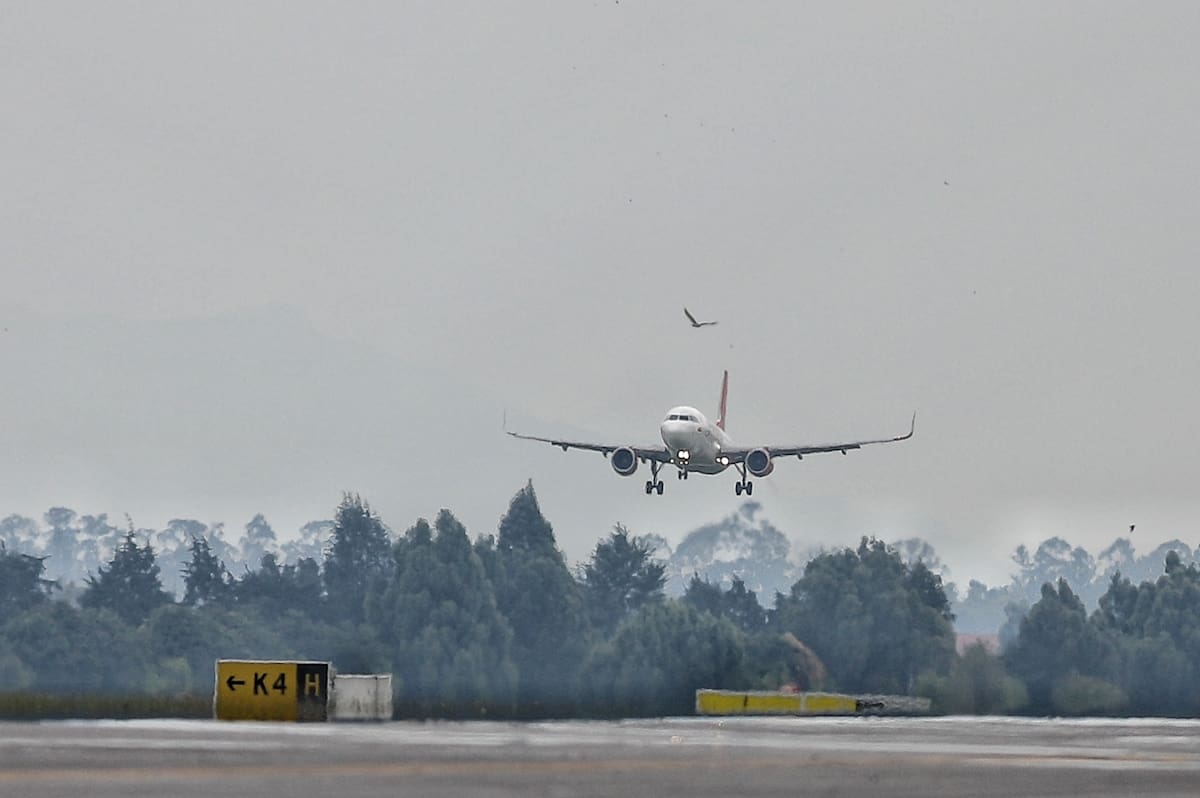 Algunos vuelos se vieron afectados por la suspensión de actividades en el aeropuerto de Popayán. // Foto: Colprensa - Álvaro Tavera (ilustración)