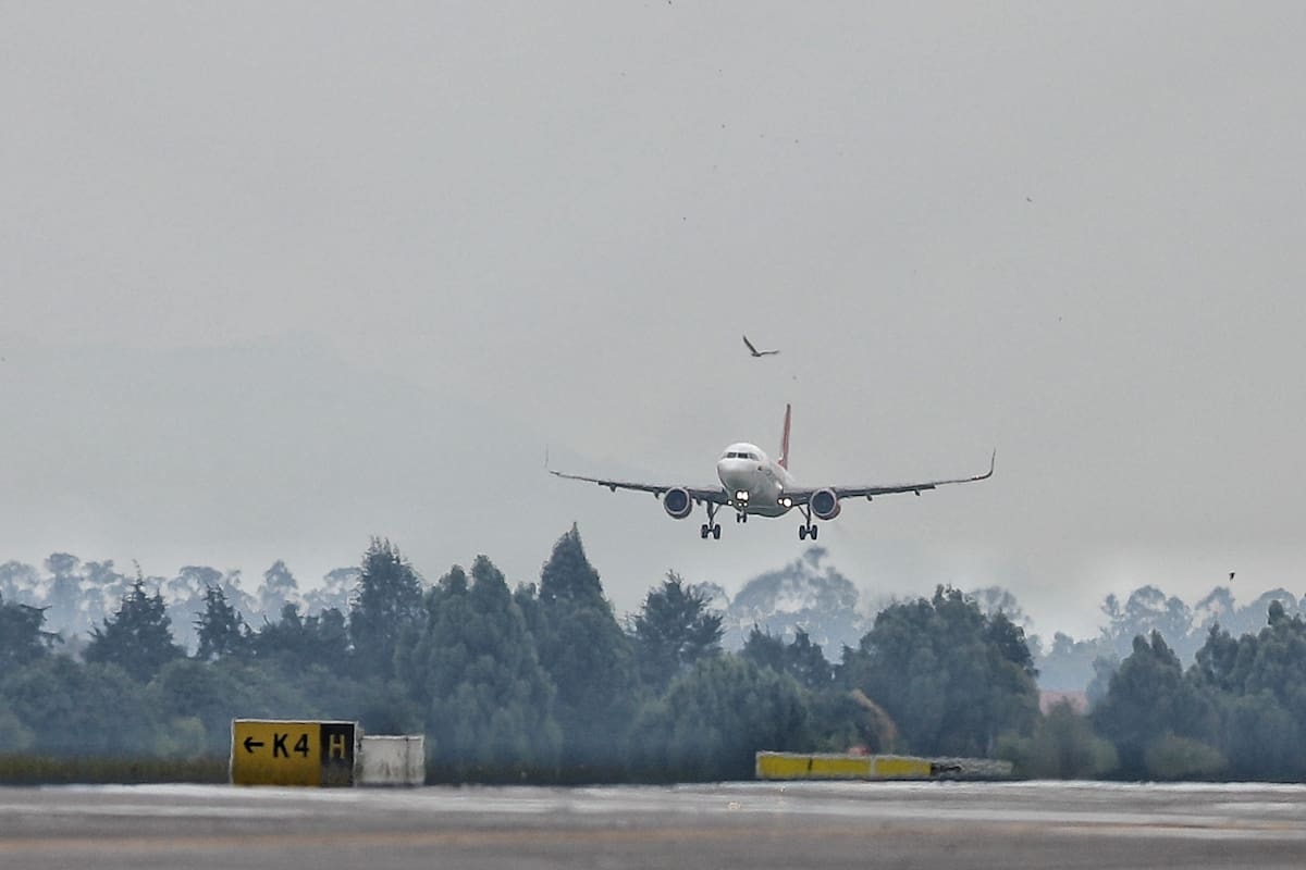Pasajero intentó abrir dos puertas durante un vuelo de Bogotá a Alemania. // Foto: Colprensa