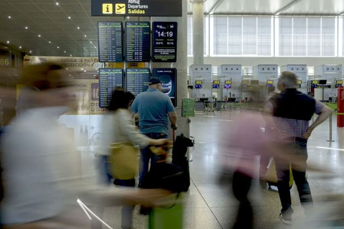Familia intenta embarcar a anciana fallecida en vuelo Málaga-Londres.