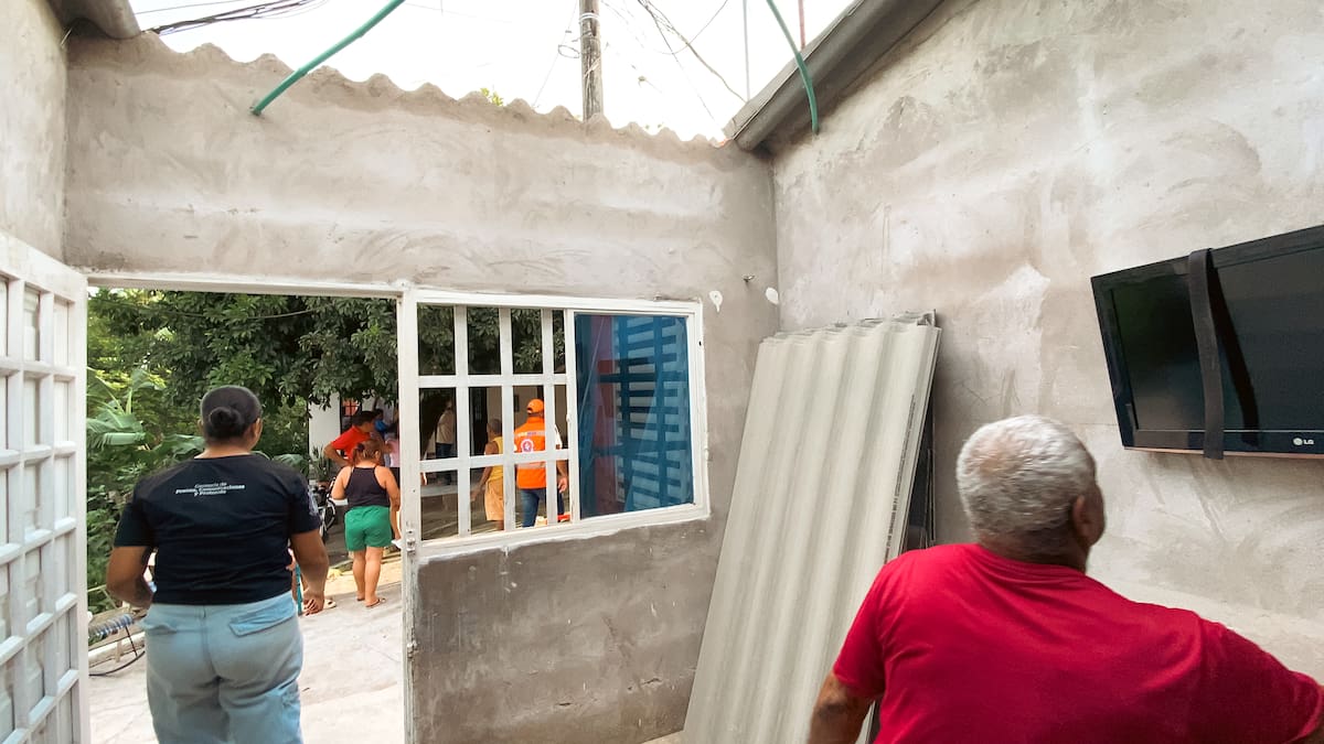 Las fuertes lluvias dejaron viviendas destechadas y paredes colapsadas en varios barrios de Barrancabermeja.
Suministrada/Vanguardia