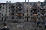 Kiev vive su peor noche desde febrero del 2022, 52.500 personas se refugiaron en el metro tras ataque ruso