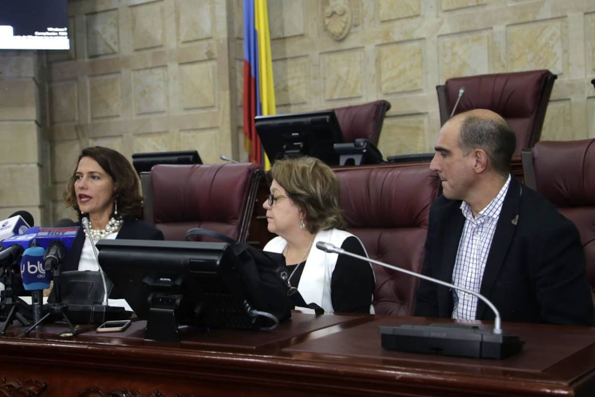 El proyecto de ley que obliga el uso de los pliegos tipo en todas las entidades gubernamentales de orden nacional y territorial, podría ser ley antes de terminar el año. (Foto: Colprensa/VANGUARDIA LIBERAL)
