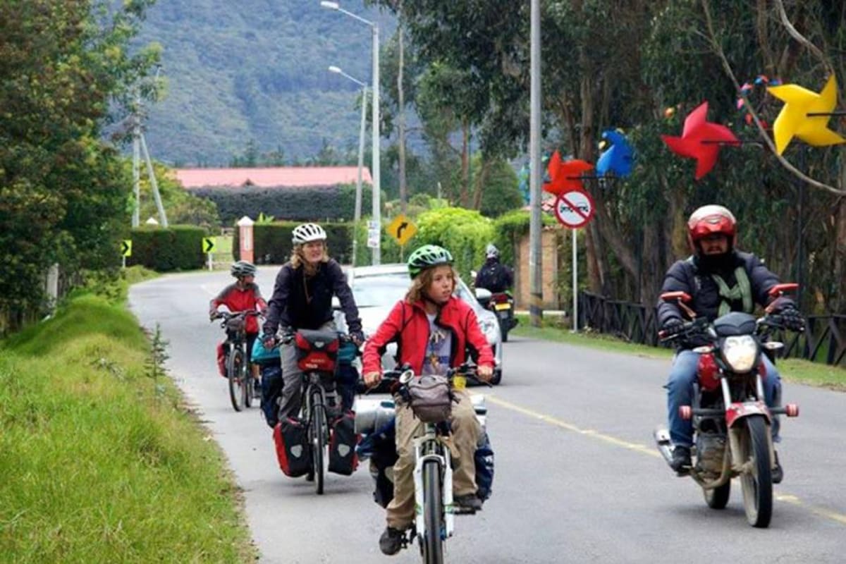 Además de sus bicicletas llevan ropa para afrontar todo tipo de climas, carpas, cobijas, entre otros elementos. (Foto: Suministrada / VANGUARDIA LIBERAL)