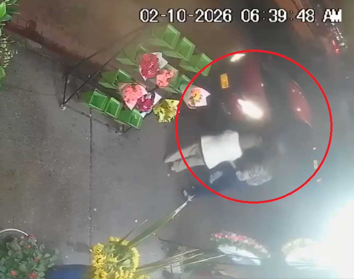 Según la denuncia, el hombre la empujó y presuntamente le causó una fractura en un brazo. Foto: captura de video