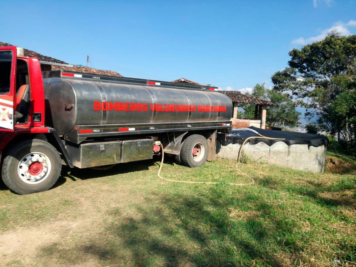 Barichara constantemente tiene que usar carrotanques para llevar agua a zonas urbanas y rurales.
