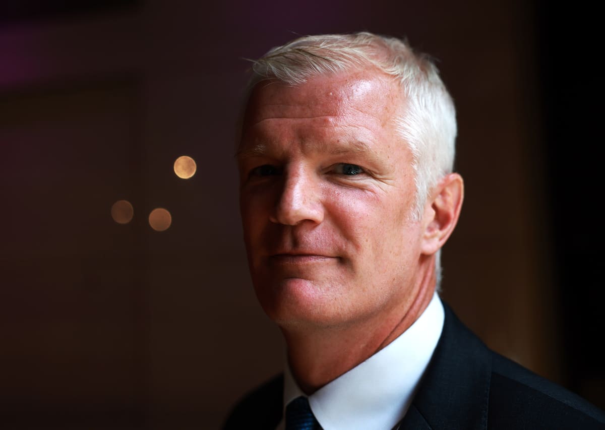 El exministro de las Fuerzas Armadas, Al Carns, posa para una foto en Westminster, 23 de junio de 2026. Carns, que abandonó recientemente el Gobierno de Keir Starmer, se encuenta entre los posibles aspirantes a la dirección del Partido Laborista y a la jefatura del Gobierno británico. EFE/NEIL HALL
