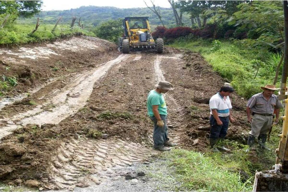 El Alcalde presentó un balance de la inversiones realizadas para el mantenimiento de vías en el sector rural. (Foto: Suministrada /VANGUARDIA LIBERAL )